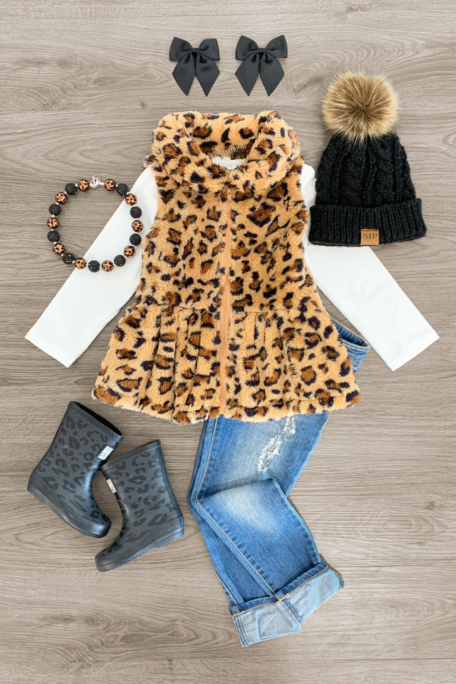 2 Piece - White Cheetah Fur Vest Set 3 2 Piece - White Cheetah Fur Vest Set